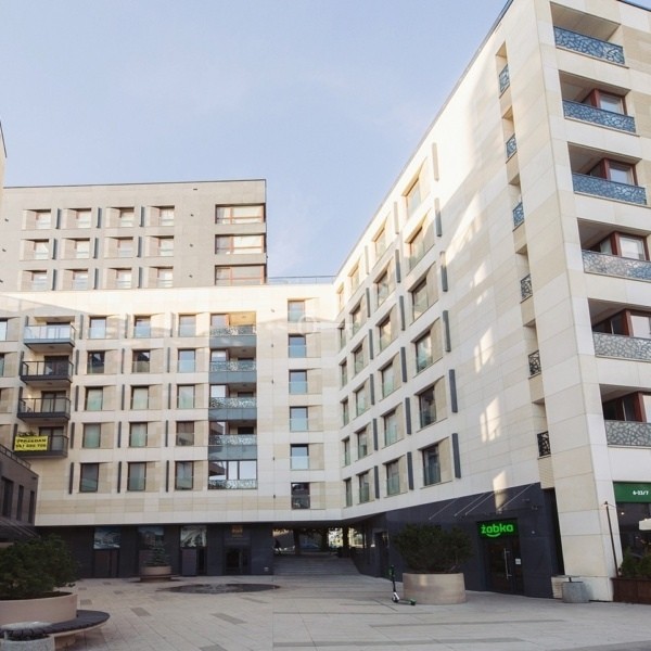 Solec Residence