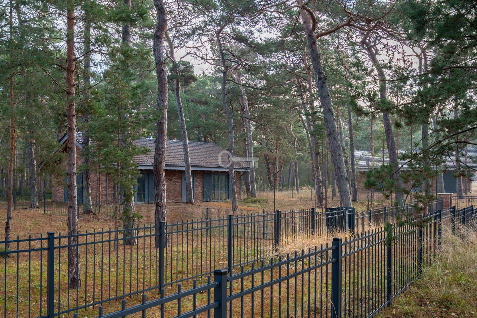 Вигідне вкладення у нерухомість у лісі з приватним будинком у природному оточенні.